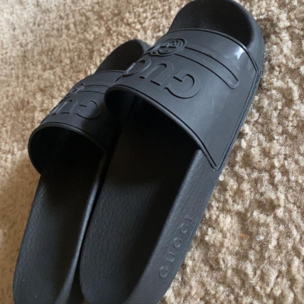 Women's Black Gucci Slides